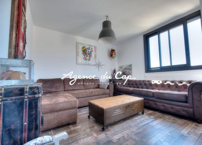 5 room apartment for sale on the top floor terrace cellar and private parking (2)