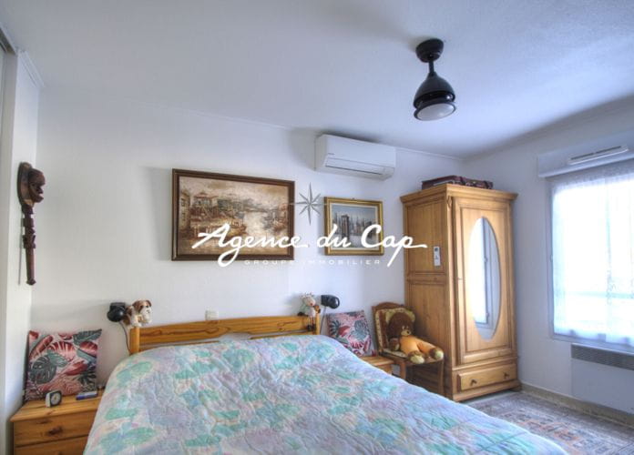 Quiet 3-room apartment with terrace and garage in the city center of saint raphael (5)