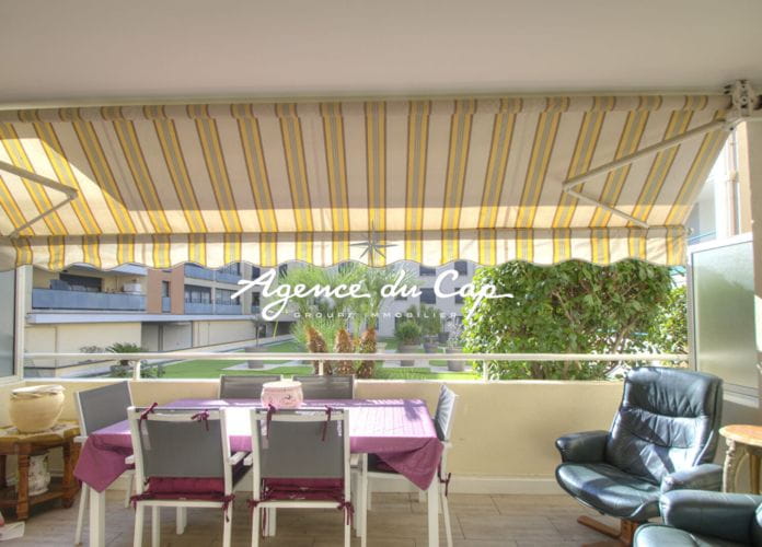 Quiet 3-room apartment with terrace and garage in the city center of saint raphael (7)