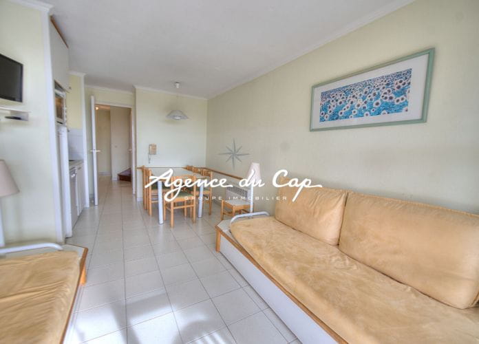 Sea view apartment, 3 rooms, 6/8 beds, top floor, near the sea (6)