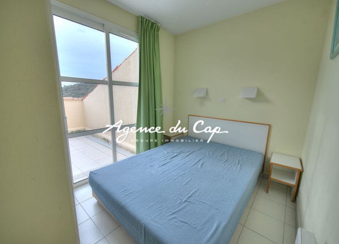 Sea view apartment, 3 rooms, 6/8 beds, top floor, near the sea (8)