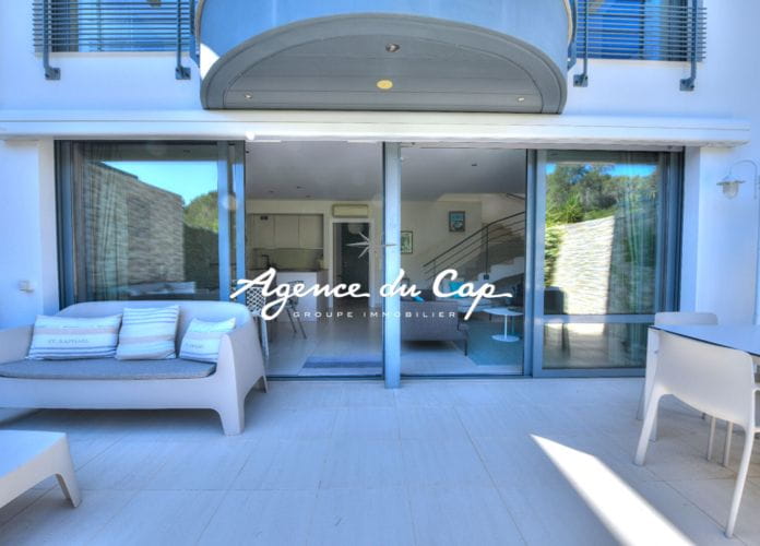 Saint raphael boulouris contemporary villa (4)