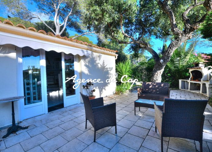 5 room detached villa near shops saint raphael boulouris (10)