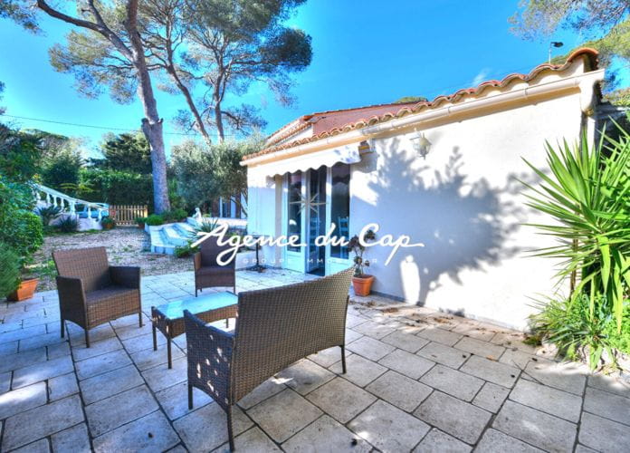 5 room detached villa near shops saint raphael boulouris (9)