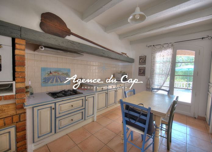 Quiet 4 bedroom tour de mare villa (6)